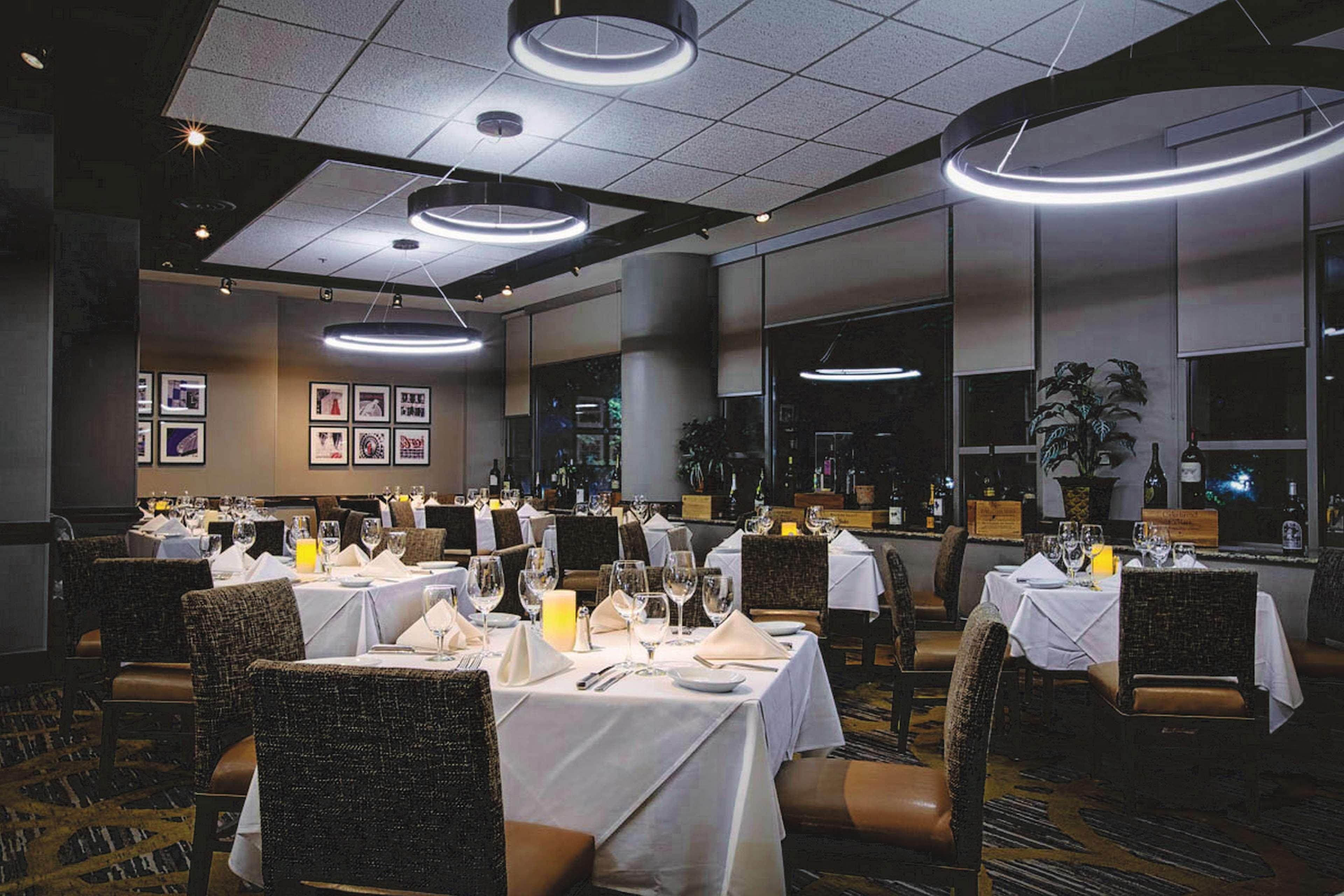 Embassy Suites By Hilton Atlanta At Centennial Olympic Park Екстер'єр фото
