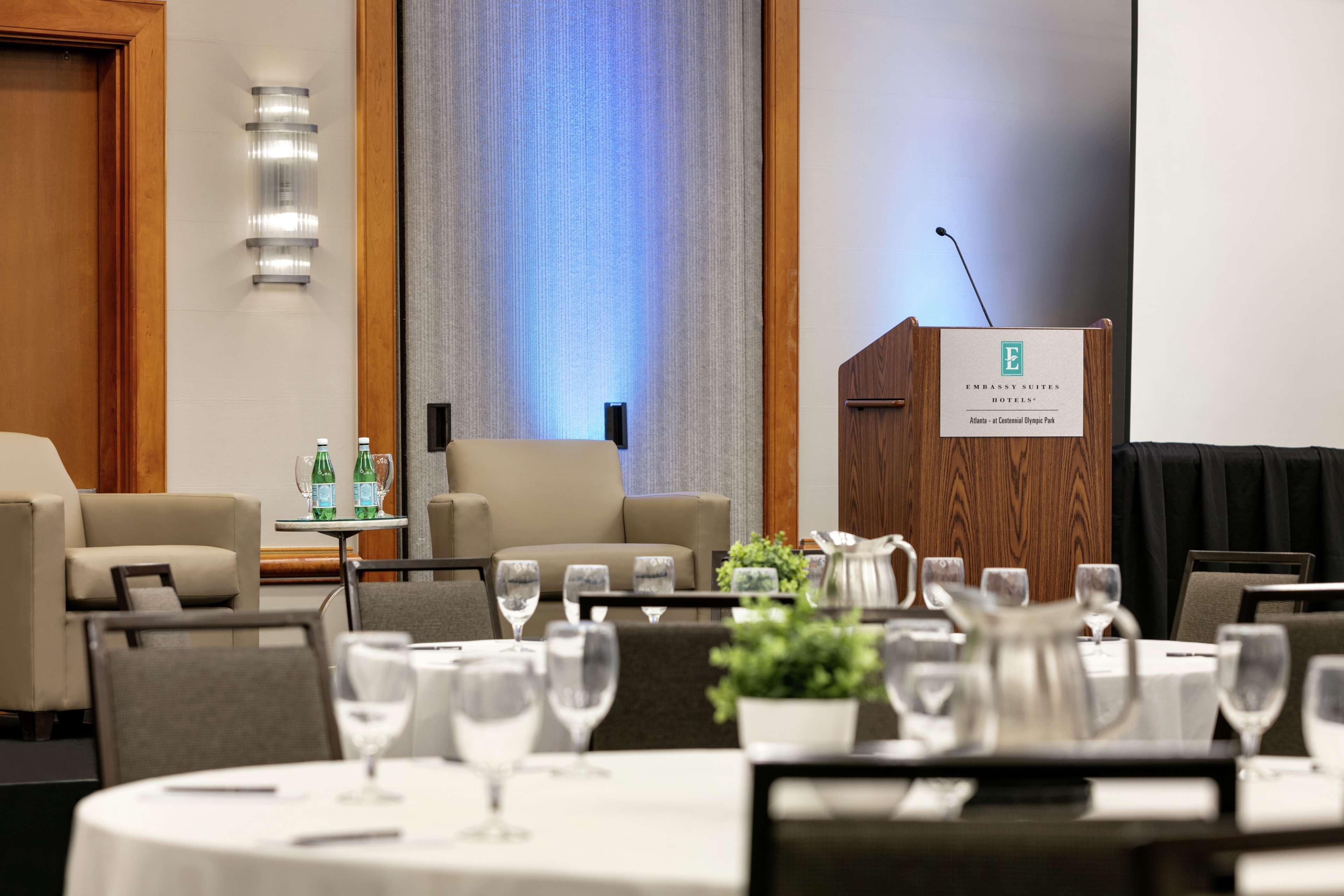 Embassy Suites By Hilton Atlanta At Centennial Olympic Park Екстер'єр фото
