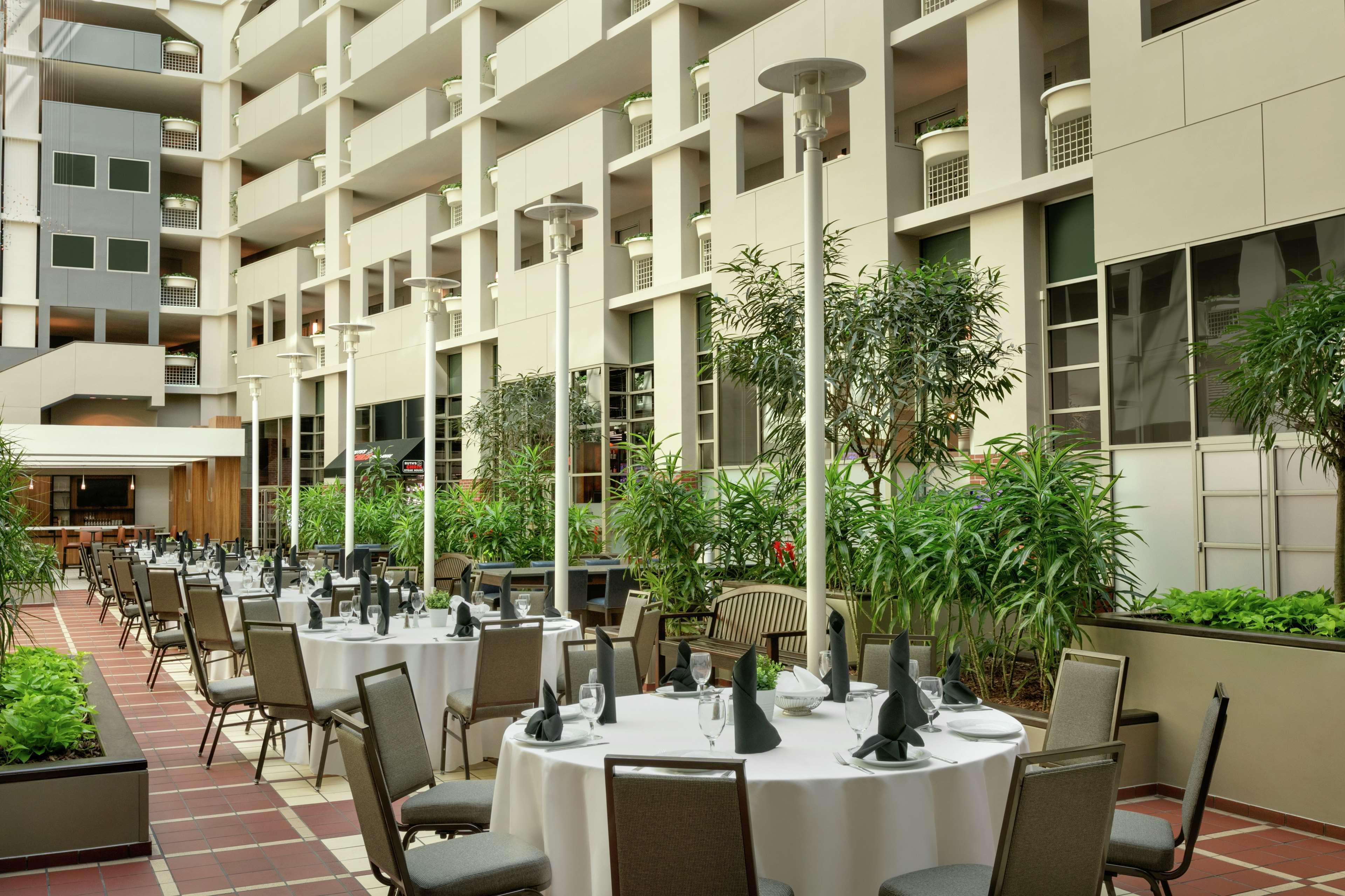 Embassy Suites By Hilton Atlanta At Centennial Olympic Park Екстер'єр фото