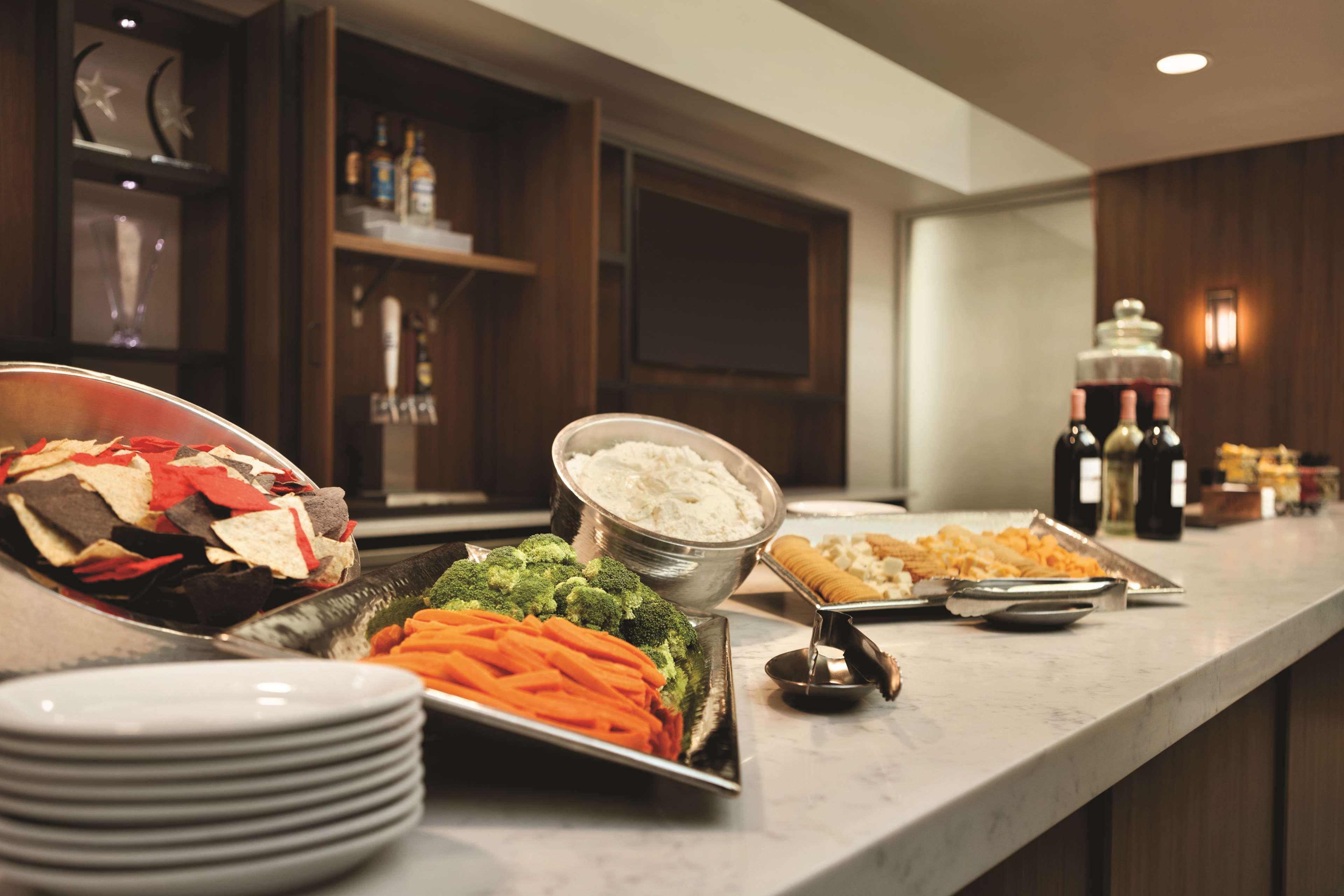 Embassy Suites By Hilton Atlanta At Centennial Olympic Park Екстер'єр фото