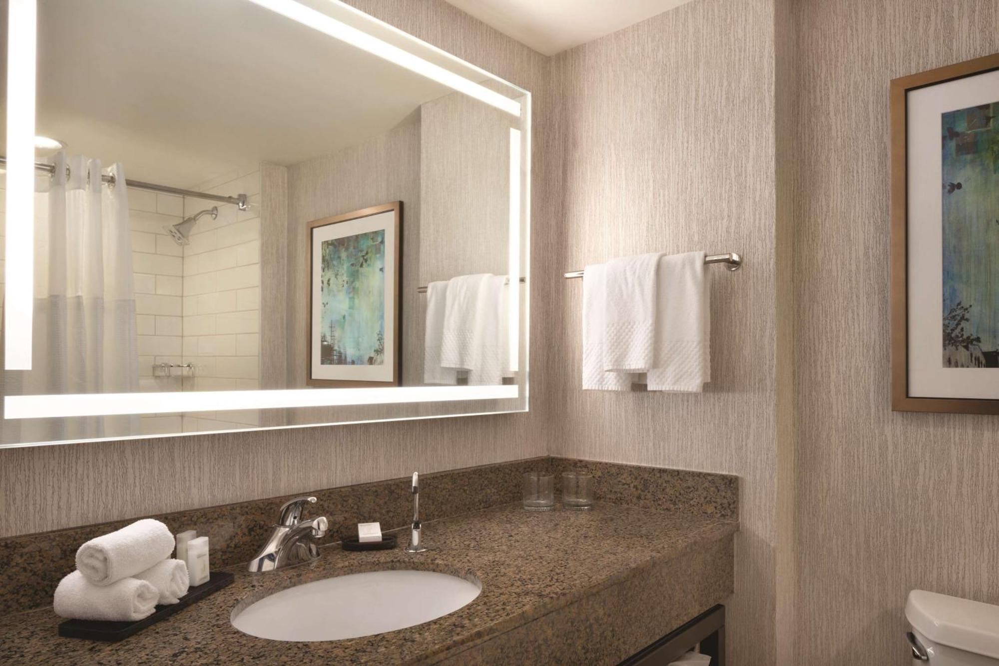 Embassy Suites By Hilton Atlanta At Centennial Olympic Park Екстер'єр фото